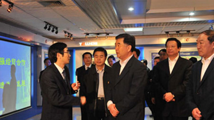 leader-img05